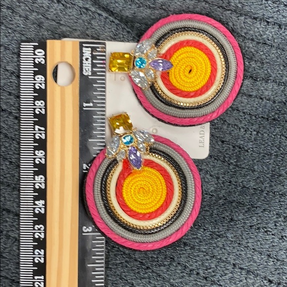 Multi color rhinestone pierced earring - Picture 2 of 2